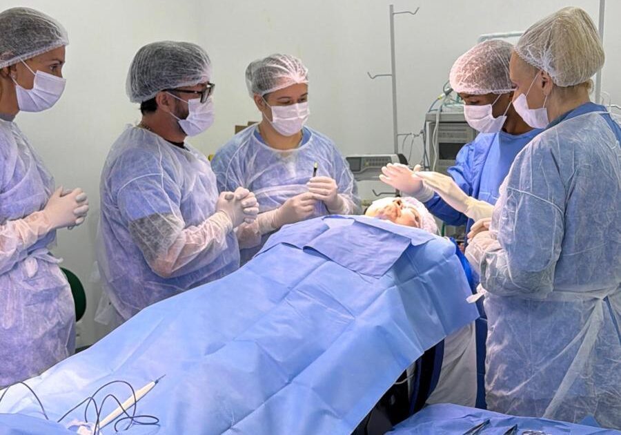 Neck Lifting: Instituto Huguennin prepara primeira mentoria de técnica inglesa