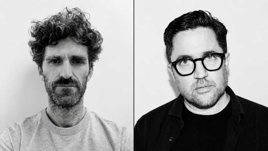 A câmera discreta que flagrou a reconciliação dos irmãos Gallagher, do Oasis