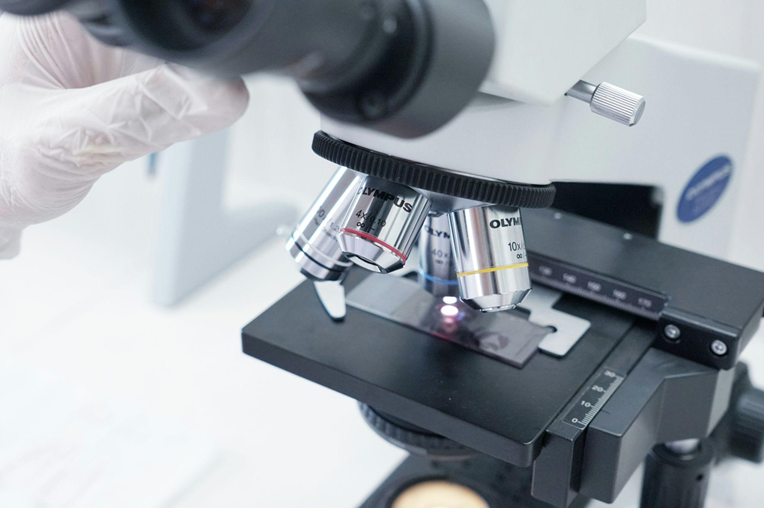 Empresa brasileira que usa dados de prontuário para levar pacientes à pesquisa clínica vai ao maior evento de biotecnologia da Ásia