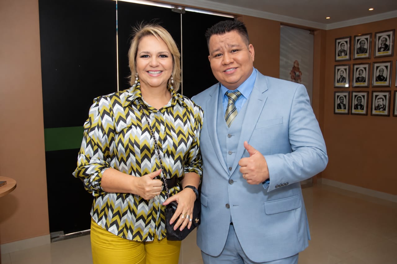 100 vozes do jornalismo ligadas à direita no Brasil: profissionais da comunicação e seu papel na democracia brasileira