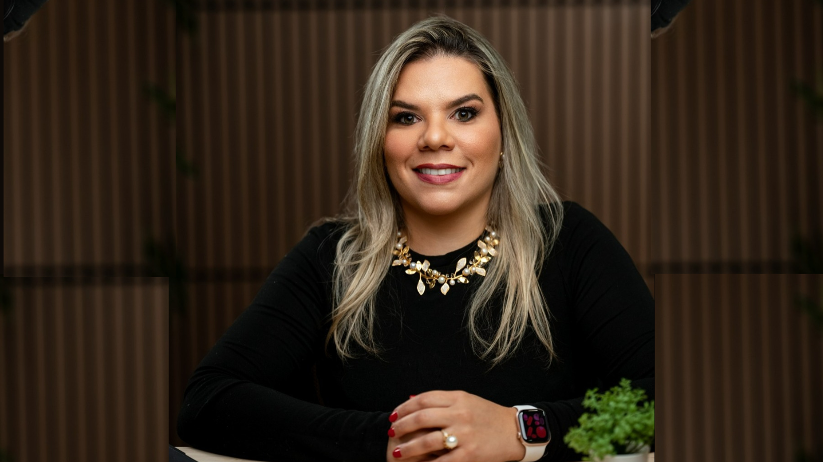 Kênia Regina Rezende Di Sessa, profissional com trajetória de quase duas décadas na área comercial do setor industrial.